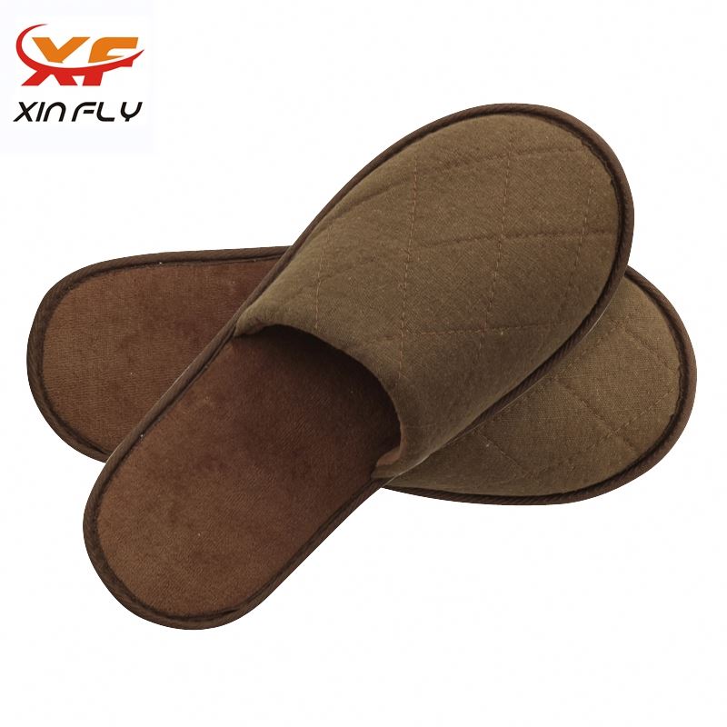 Sample freely Open toe lambskin hotel slipper with Custom logo